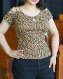 تیشرت زنانه سر شانه باز پلنگی کبریتی